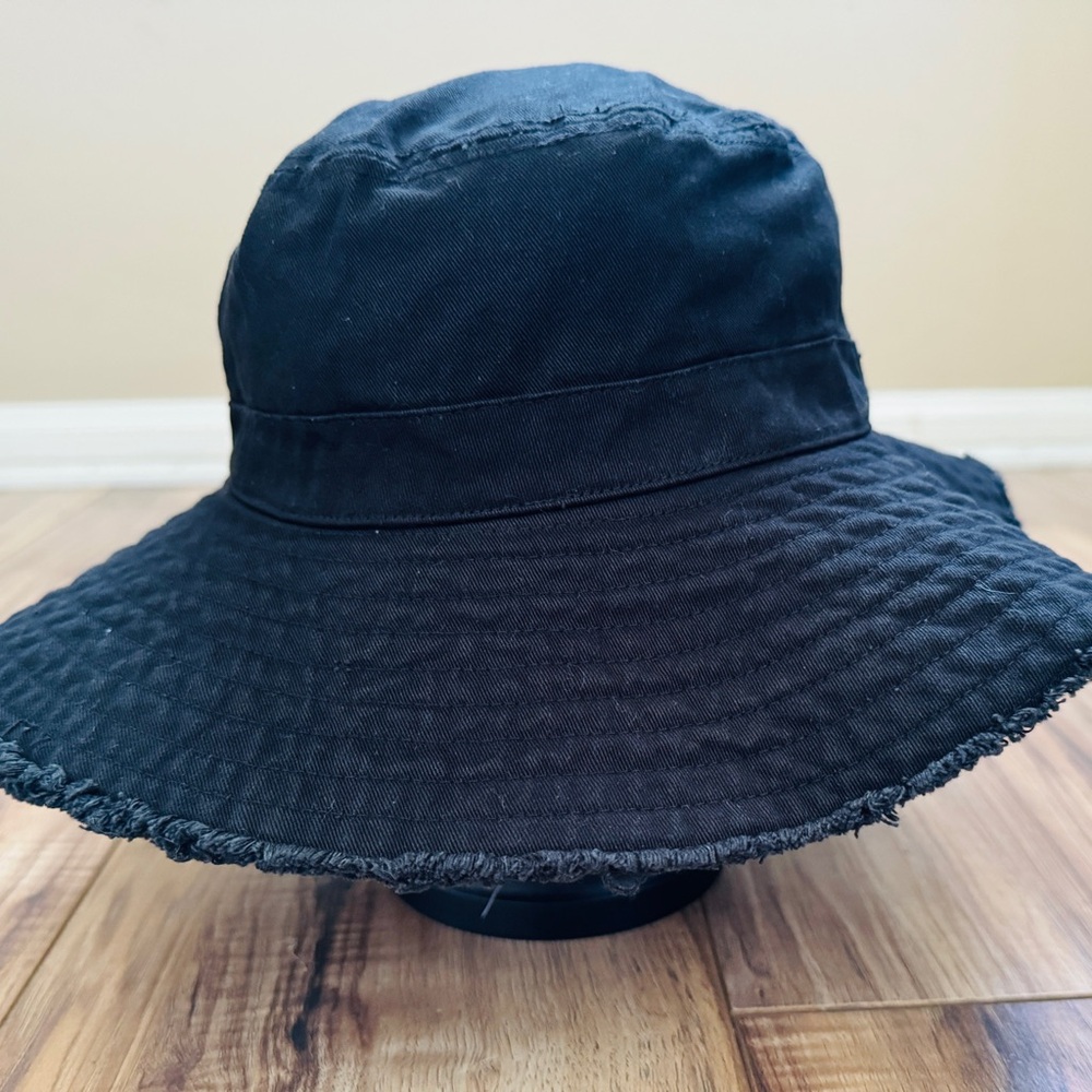H&M black color bucket hat